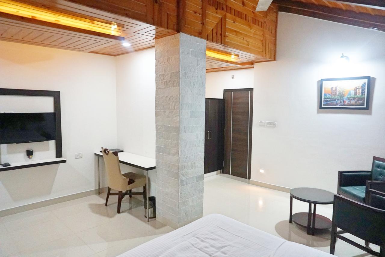 Ess & Bee Resorts Дхарамсала Екстериор снимка
