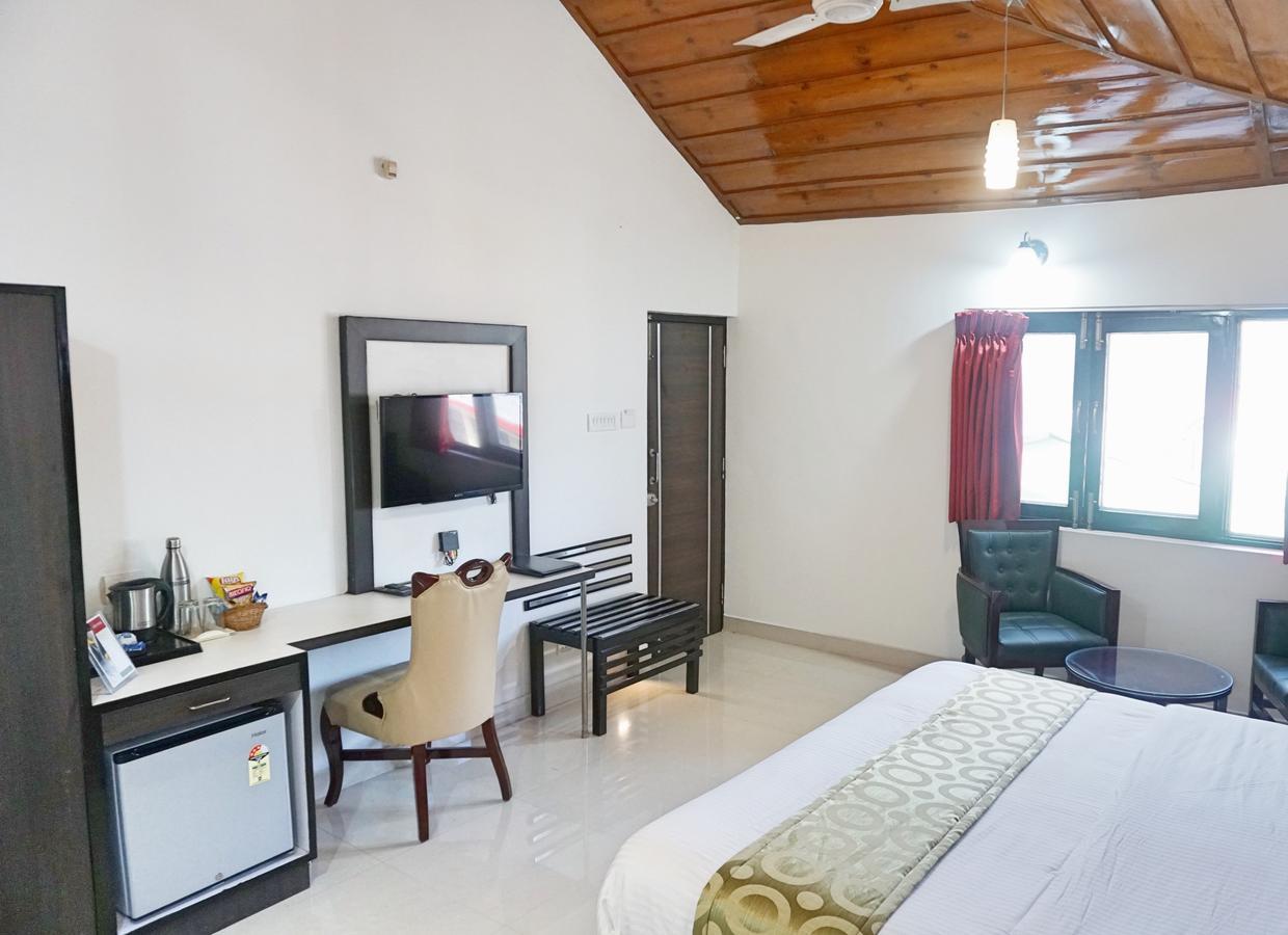 Ess & Bee Resorts Дхарамсала Екстериор снимка